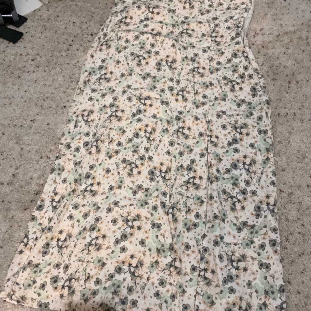 Floral midi skirt with slit